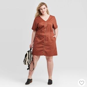 Plus Size Short Sleeve V-Neck Front Zip Dress